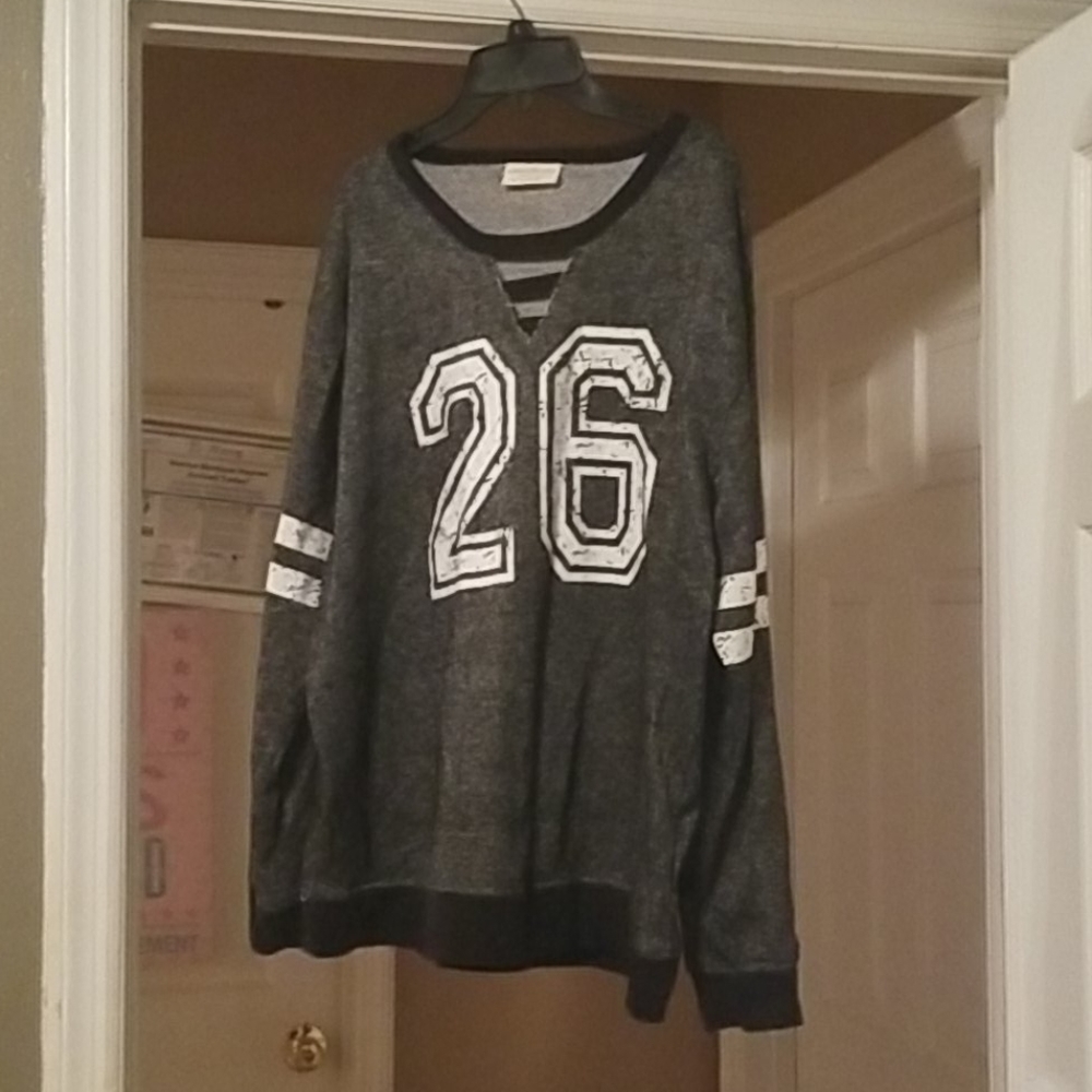 Bobbie Brooks Sweatshirt